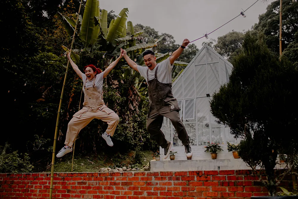 Photo by Jessielyee Photography. theweddingnotebook.com