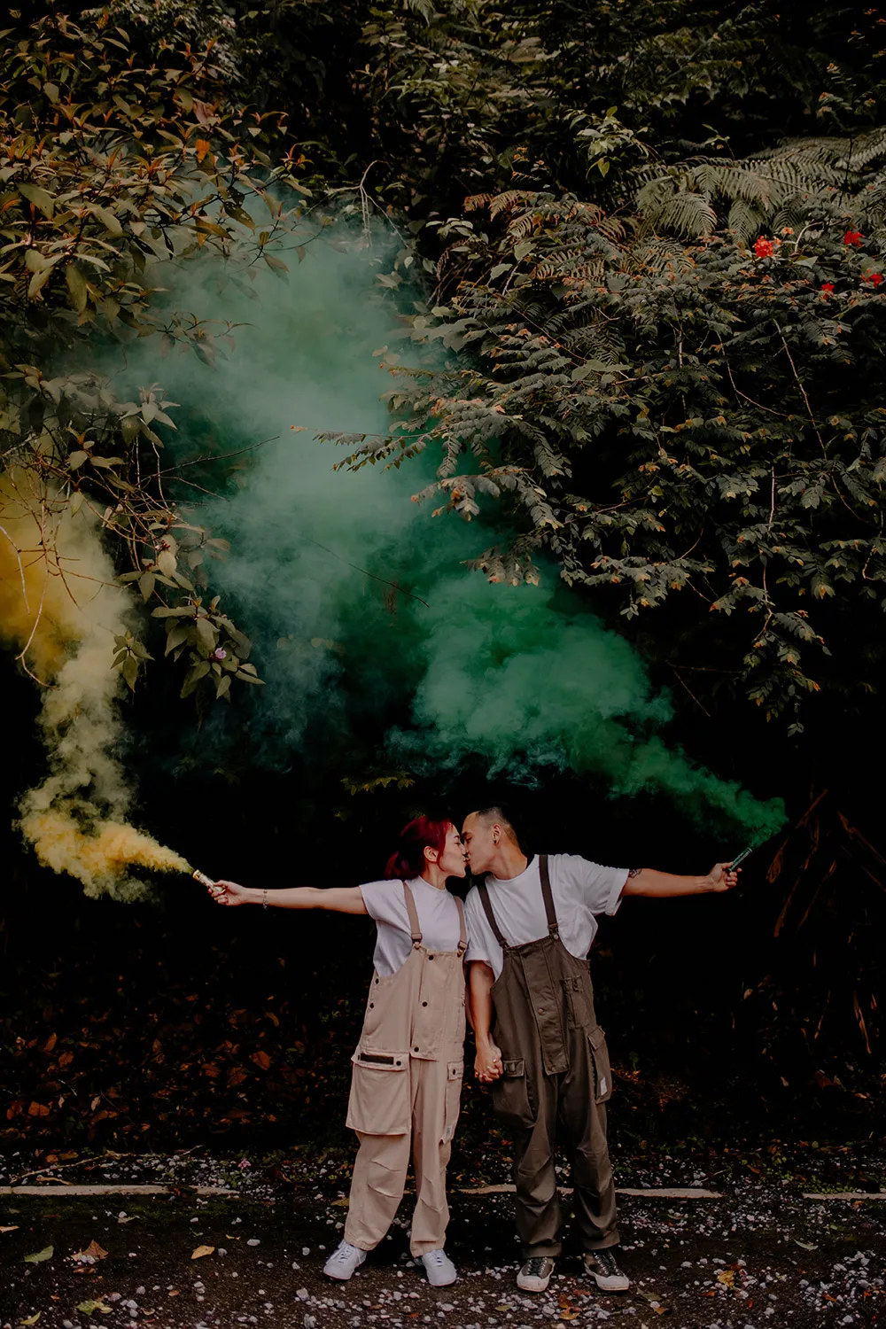 Photo by Jessielyee Photography. theweddingnotebook.com