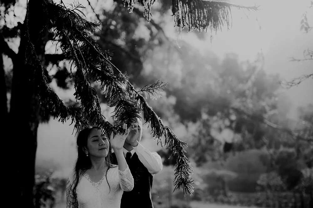 Photo by Jessielyee Photography. theweddingnotebook.com