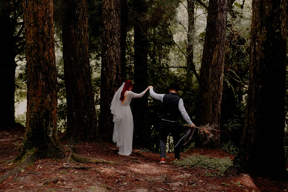 Photo by Jessielyee Photography. theweddingnotebook.com