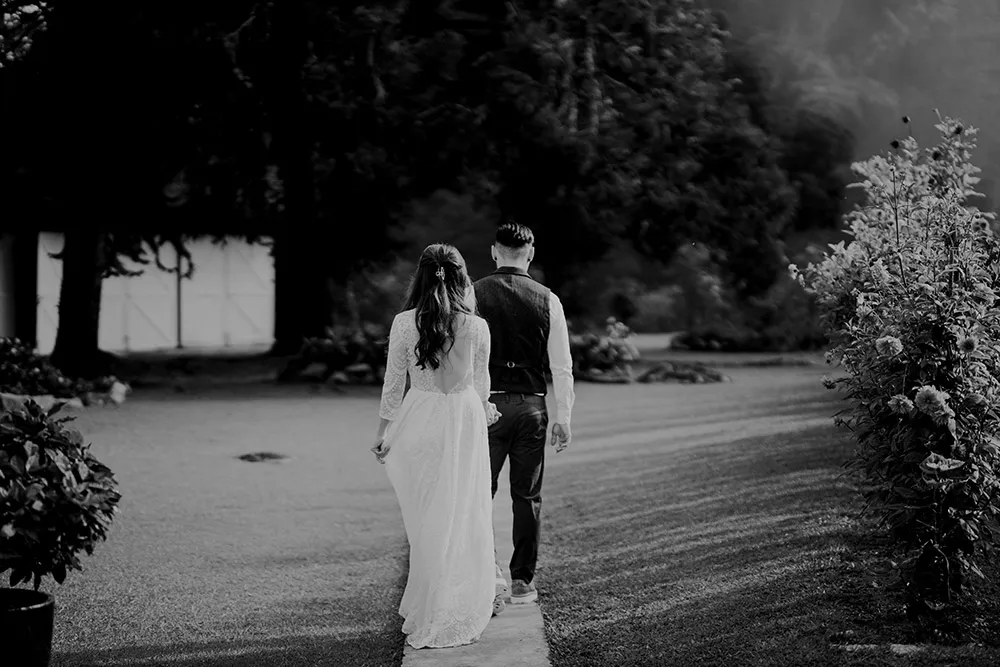 Photo by Jessielyee Photography. theweddingnotebook.com