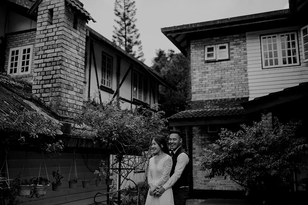 Photo by Jessielyee Photography. theweddingnotebook.com