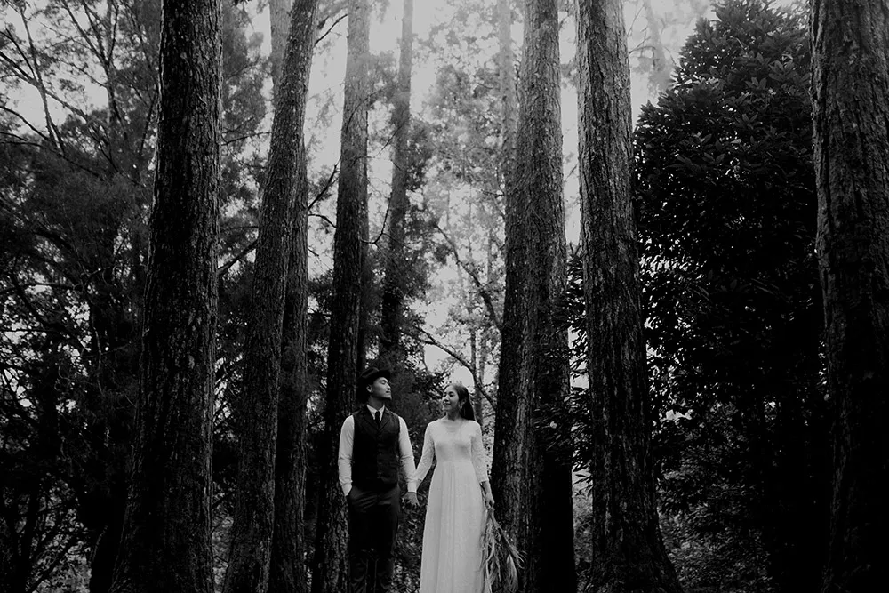 Photo by Jessielyee Photography. theweddingnotebook.com