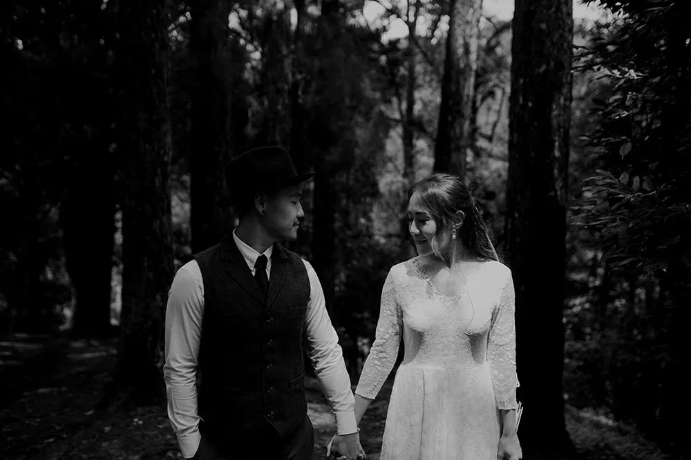 Photo by Jessielyee Photography. theweddingnotebook.com