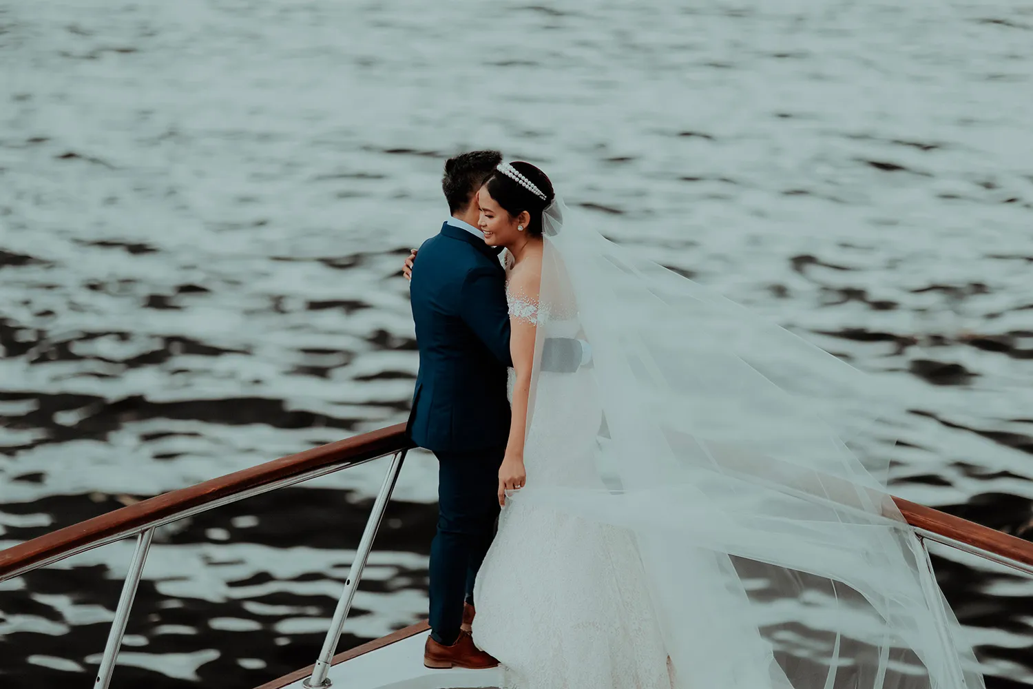 Photography by ProudRad. Yacht Wedding. theweddingnotebook.com