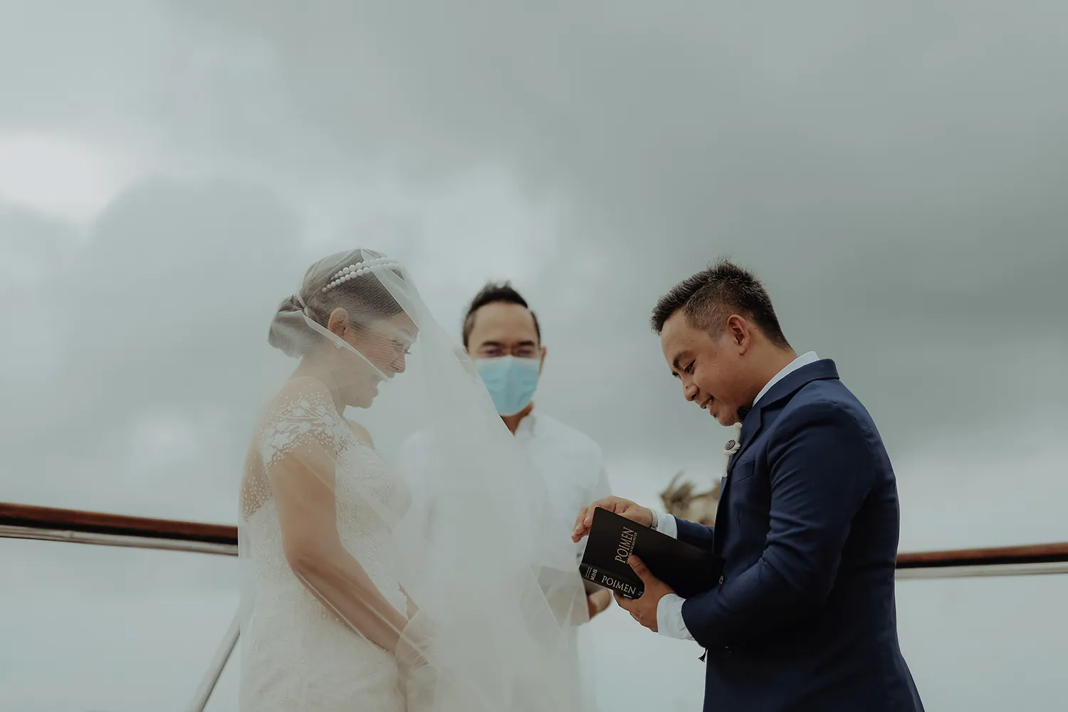 Photography by ProudRad. Yacht Wedding. theweddingnotebook.com