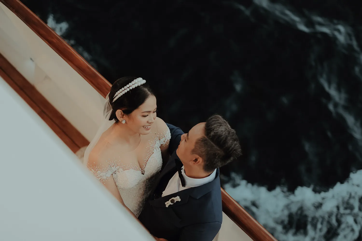 Photography by ProudRad. Yacht Wedding. theweddingnotebook.com