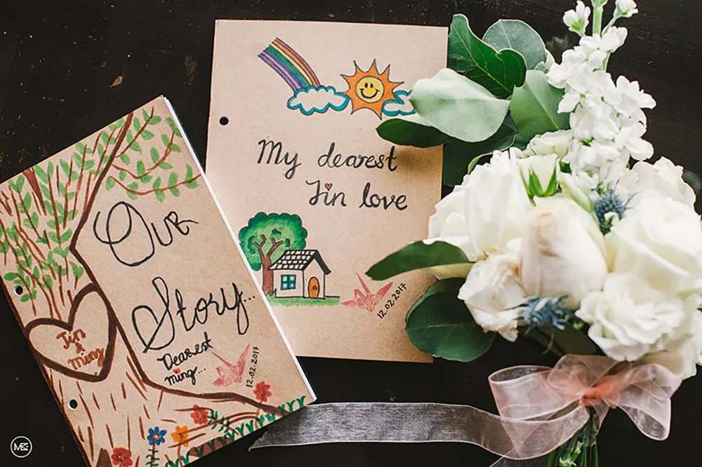 Photo by Munkeat Photography. theweddingnotebook.com