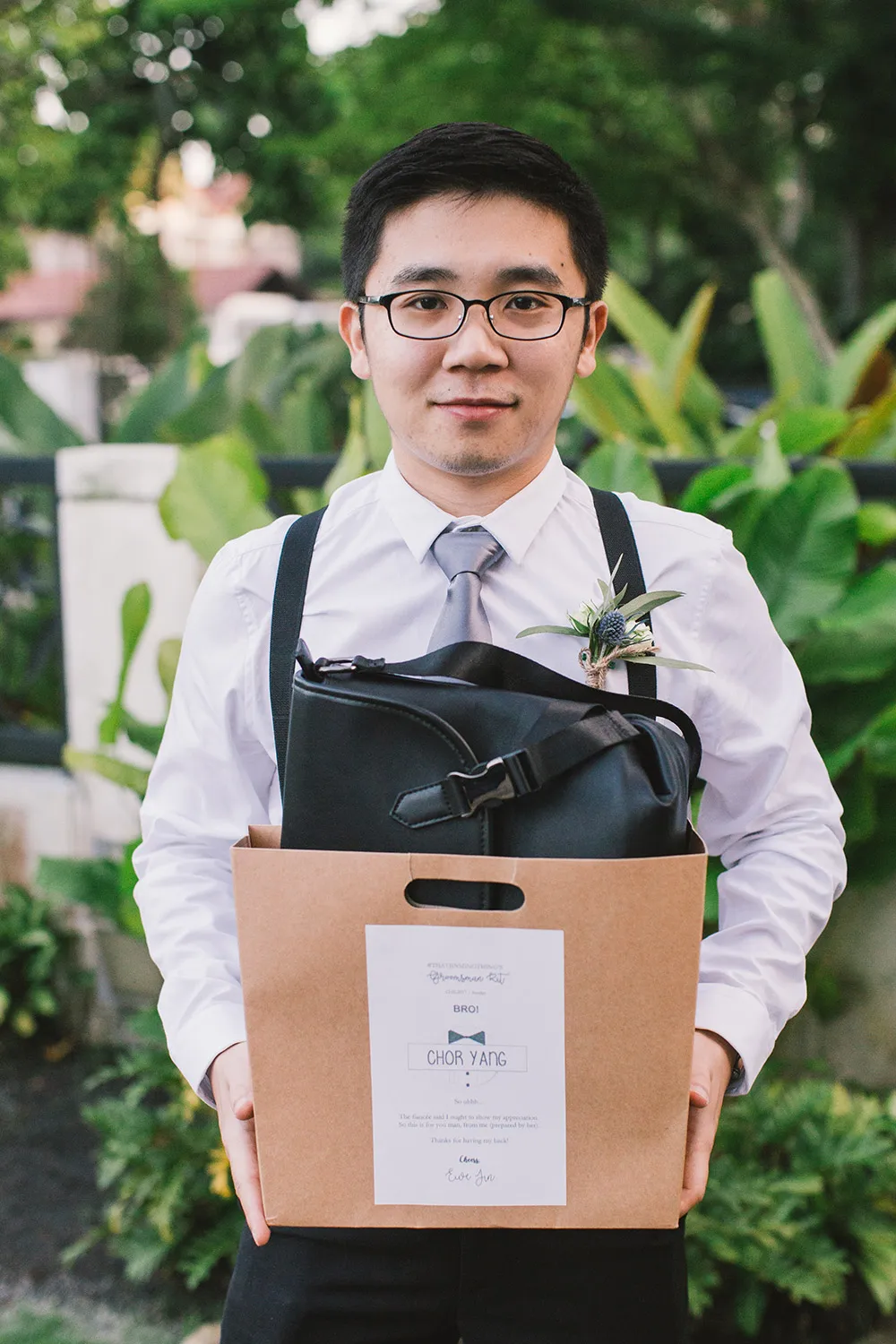 Photo by Munkeat Photography. theweddingnotebook.com