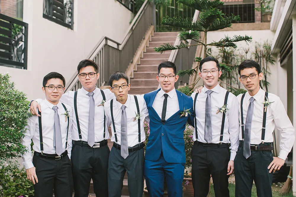 Photo by Munkeat Photography. theweddingnotebook.com