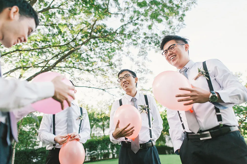 Photo by Munkeat Photography. theweddingnotebook.com