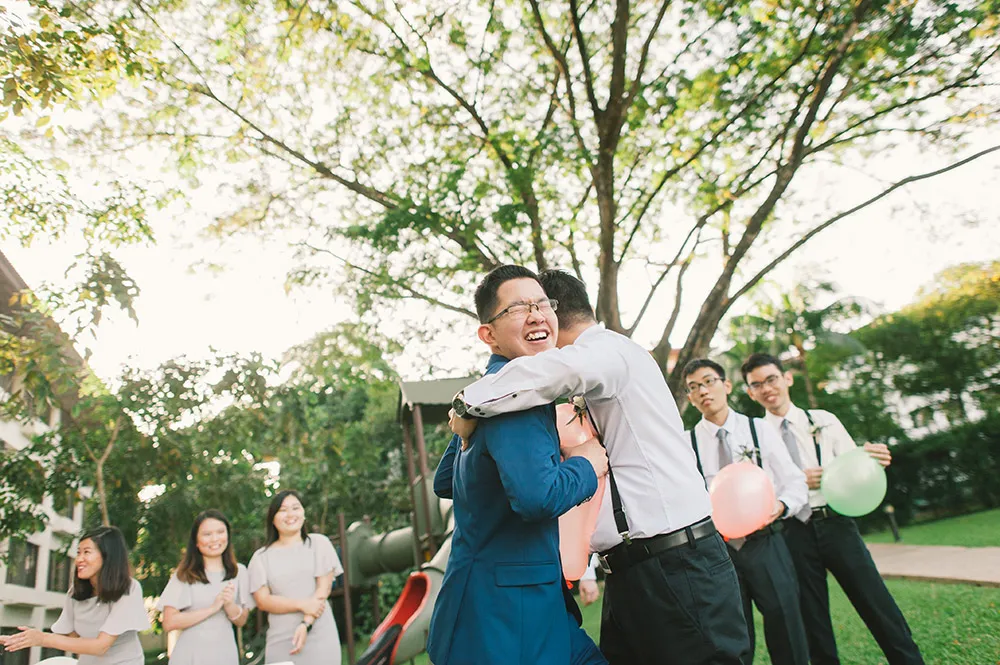 Photo by Munkeat Photography. theweddingnotebook.com