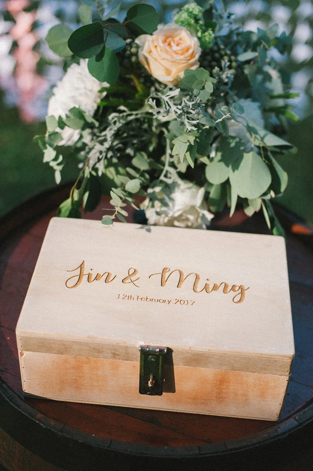 Photo by Munkeat Photography. theweddingnotebook.com