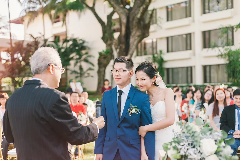 Photo by Munkeat Photography. theweddingnotebook.com