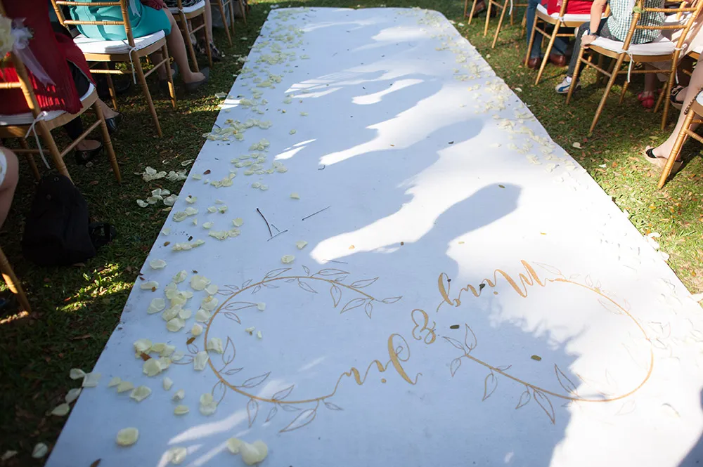 Photo by Munkeat Photography. theweddingnotebook.com