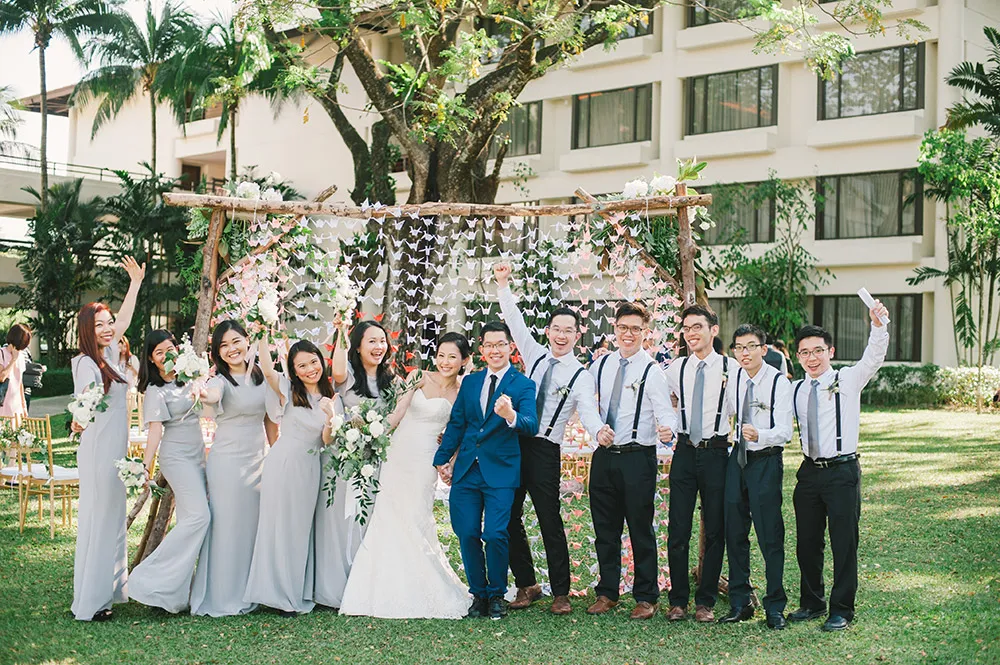 Photo by Munkeat Photography. theweddingnotebook.com