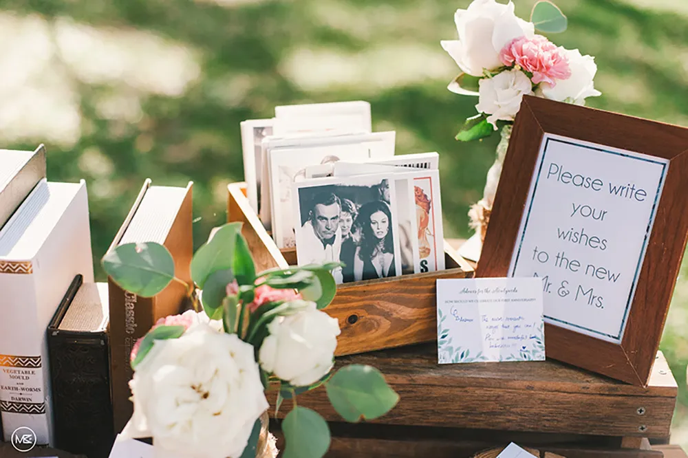 Photo by Munkeat Photography. theweddingnotebook.com