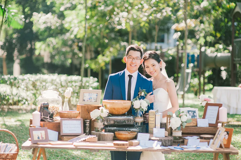 Photo by Munkeat Photography. theweddingnotebook.com