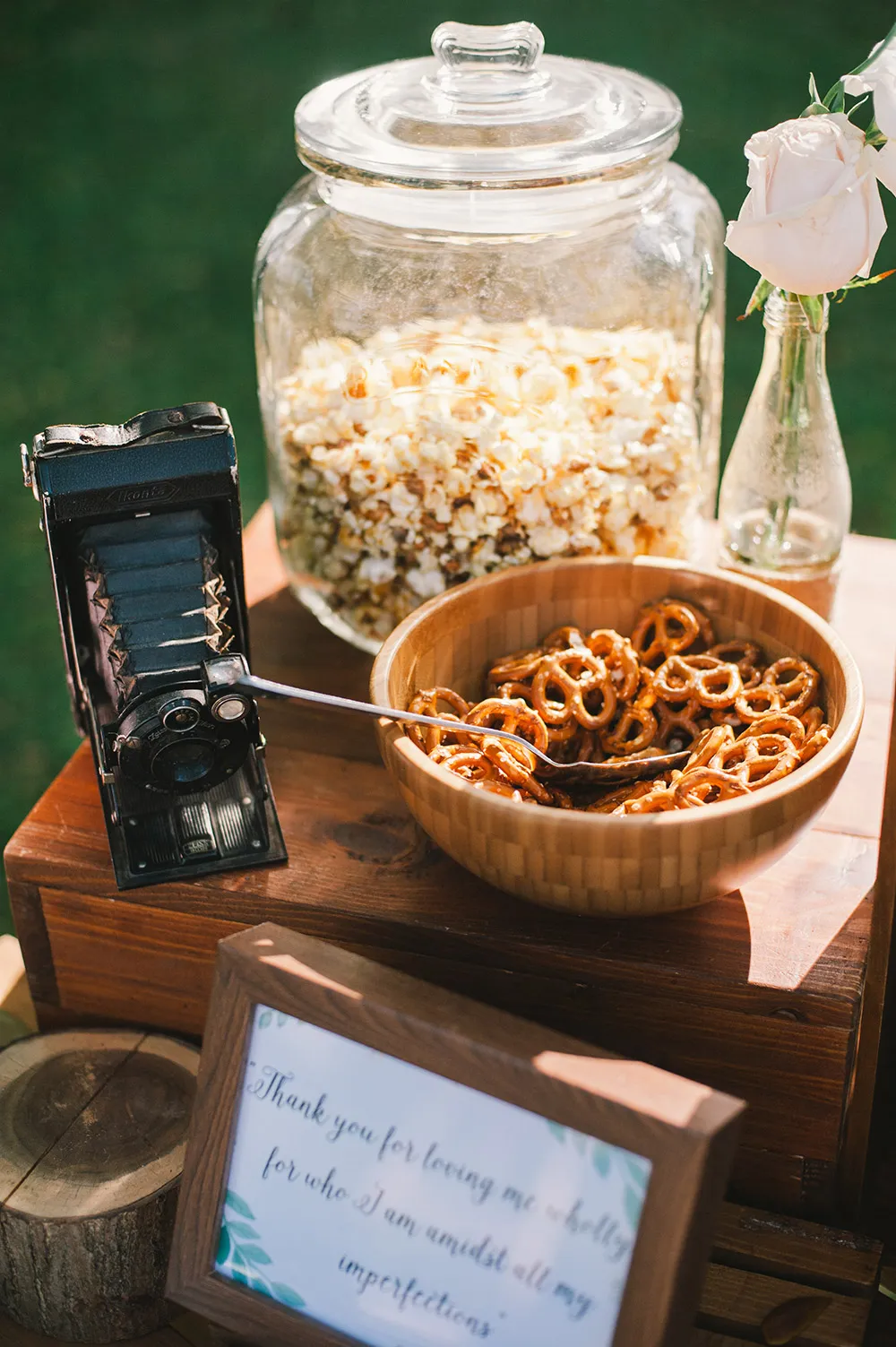 Photo by Munkeat Photography. theweddingnotebook.com