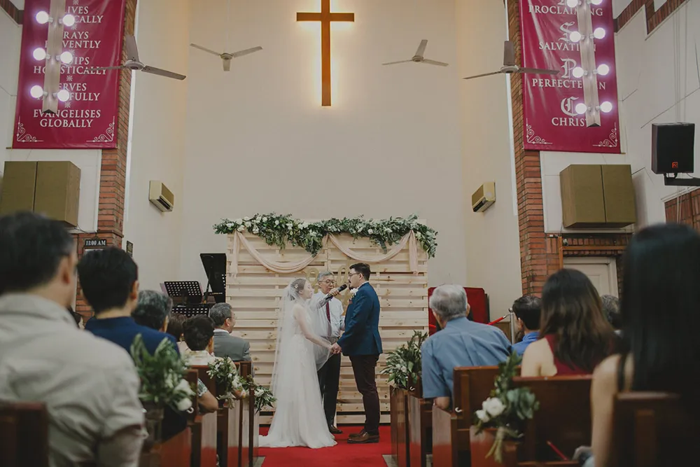 Photo by Samuel Goh Photography. theweddingnotebook.com