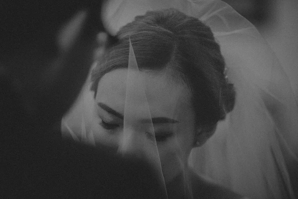 Photo by Samuel Goh Photography. theweddingnotebook.com