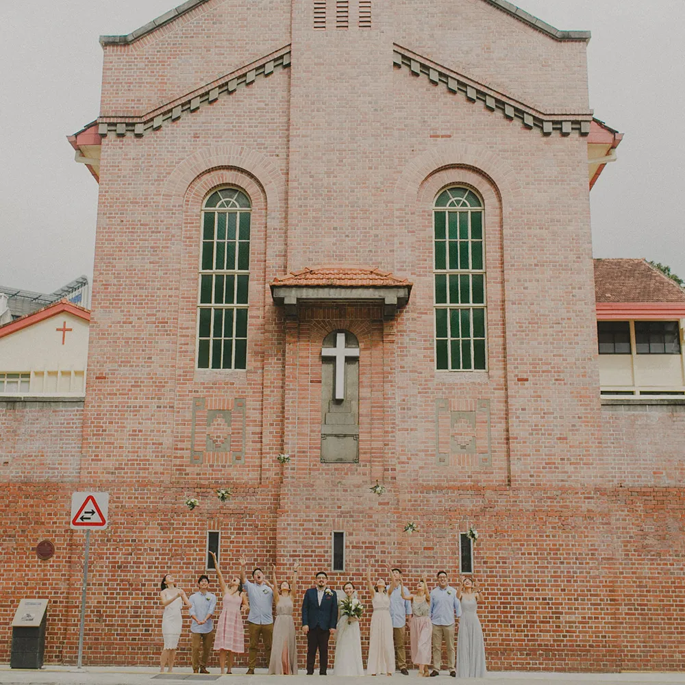 Photo by Samuel Goh Photography. theweddingnotebook.com