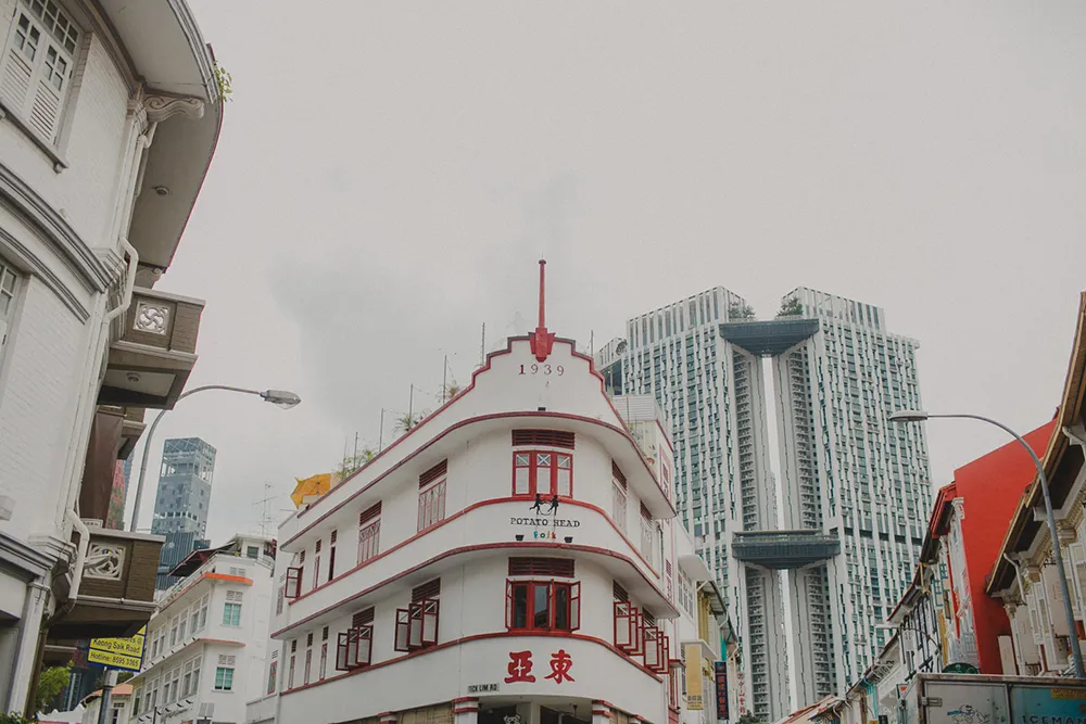 Photo by Samuel Goh Photography. theweddingnotebook.com