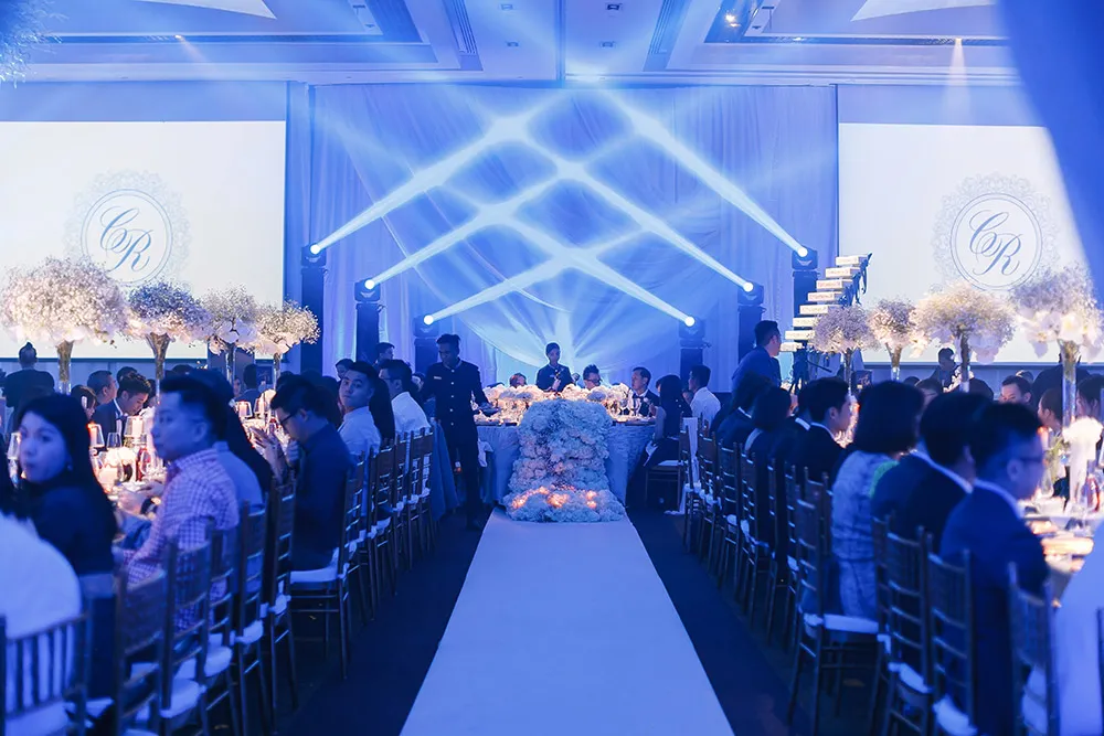 Photo by Wefreeze Photography. theweddingnotebook.com
