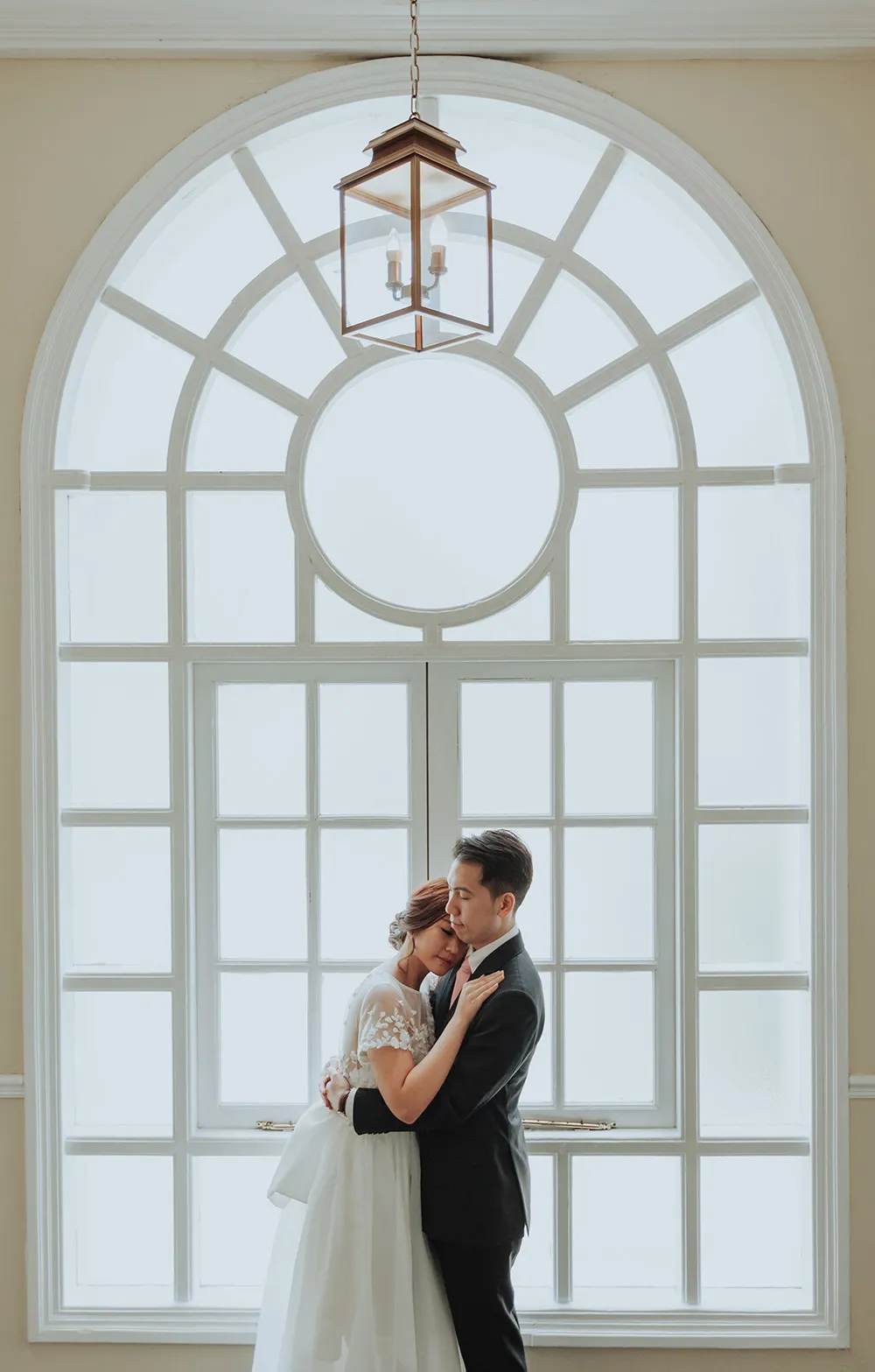 Photo by Andrew Chow of Munkeat Studio. theweddingnotebook.com