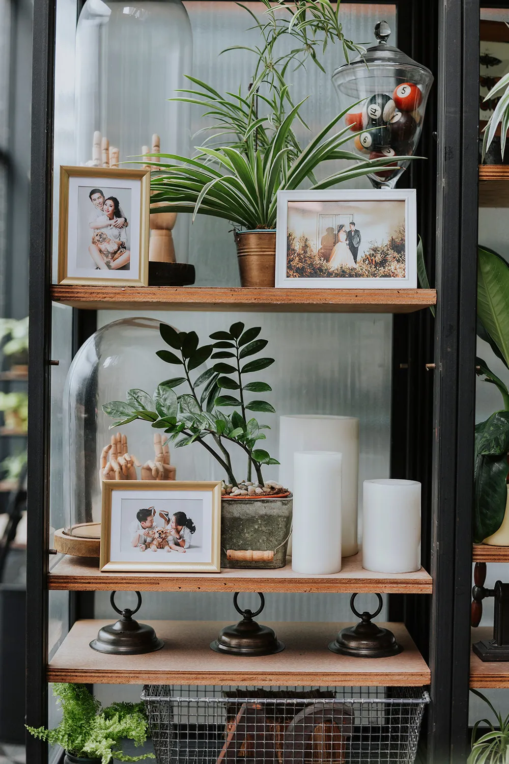 Photo by Andrew Chow of Munkeat Studio. theweddingnotebook.com