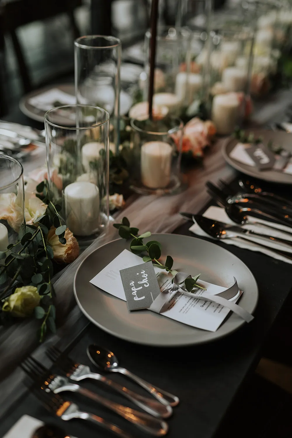 Photo by Andrew Chow of Munkeat Studio. theweddingnotebook.com