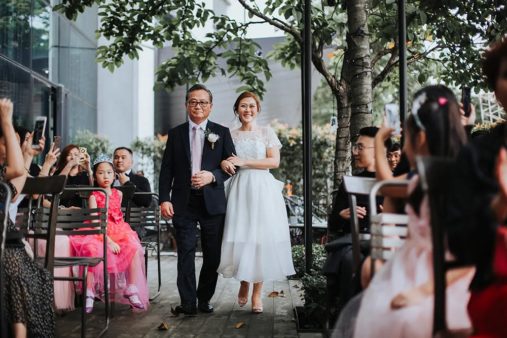 Photo by Andrew Chow of Munkeat Studio. theweddingnotebook.com