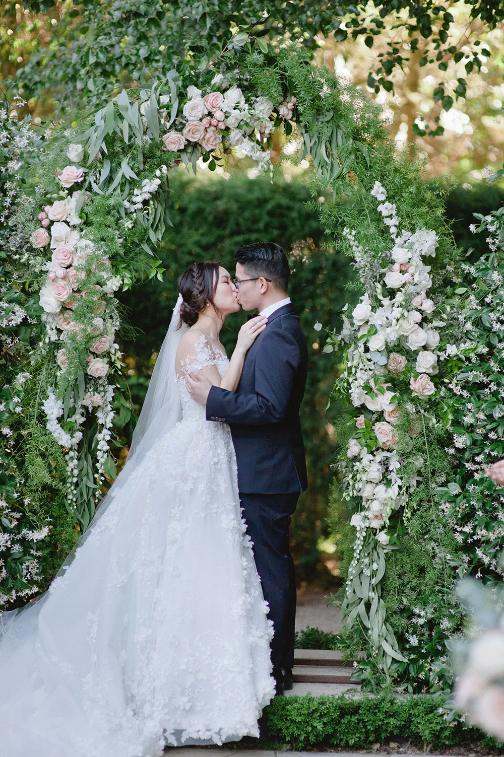 Photo by Tealily Photography. theweddingnotebook.com