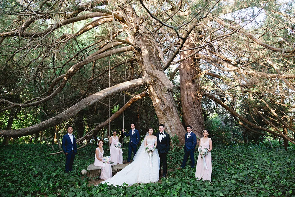 Photo by Tealily Photography. theweddingnotebook.com