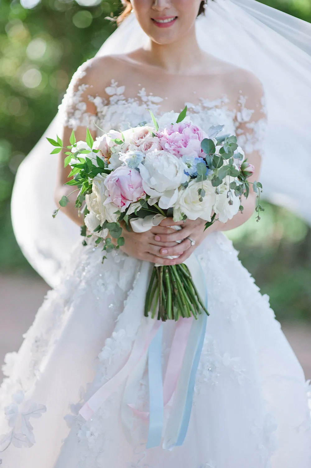 Photo by Tealily Photography. theweddingnotebook.com