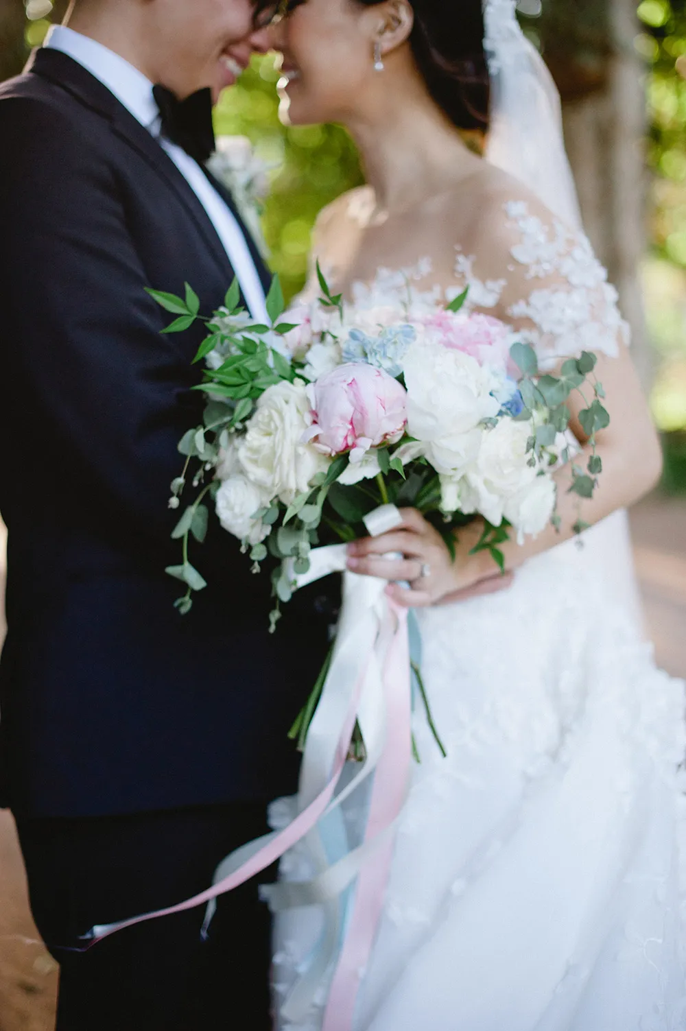 Photo by Tealily Photography. theweddingnotebook.com