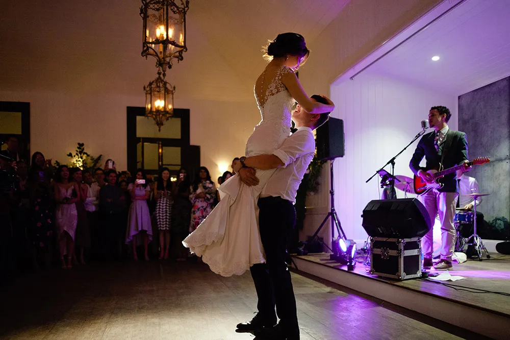 Photo by Tealily Photography. theweddingnotebook.com