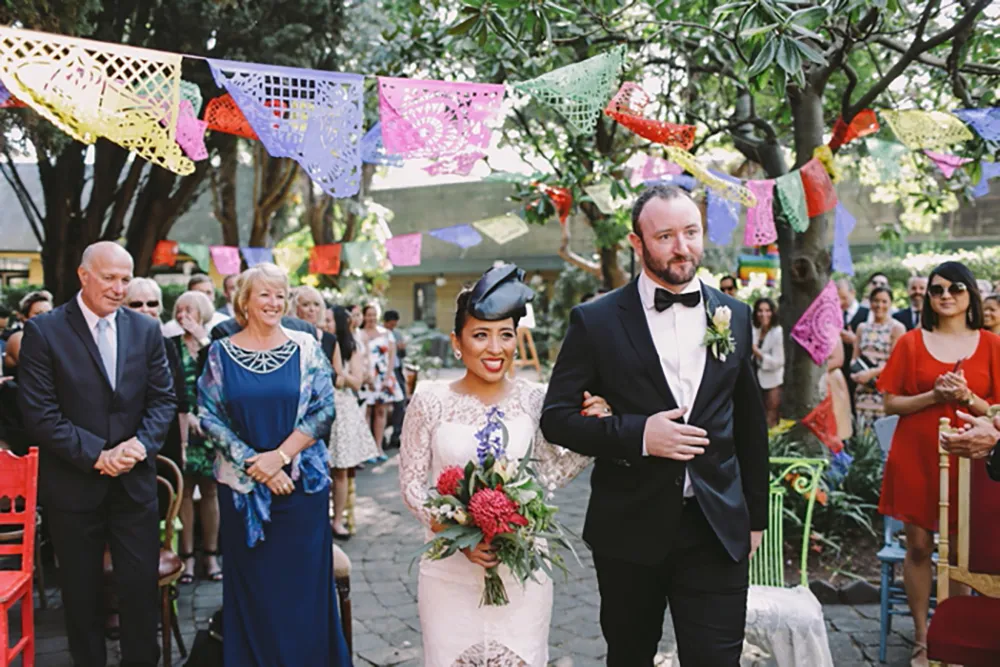 Photo by Lara Hotz Photography. theweddingnotebook.com