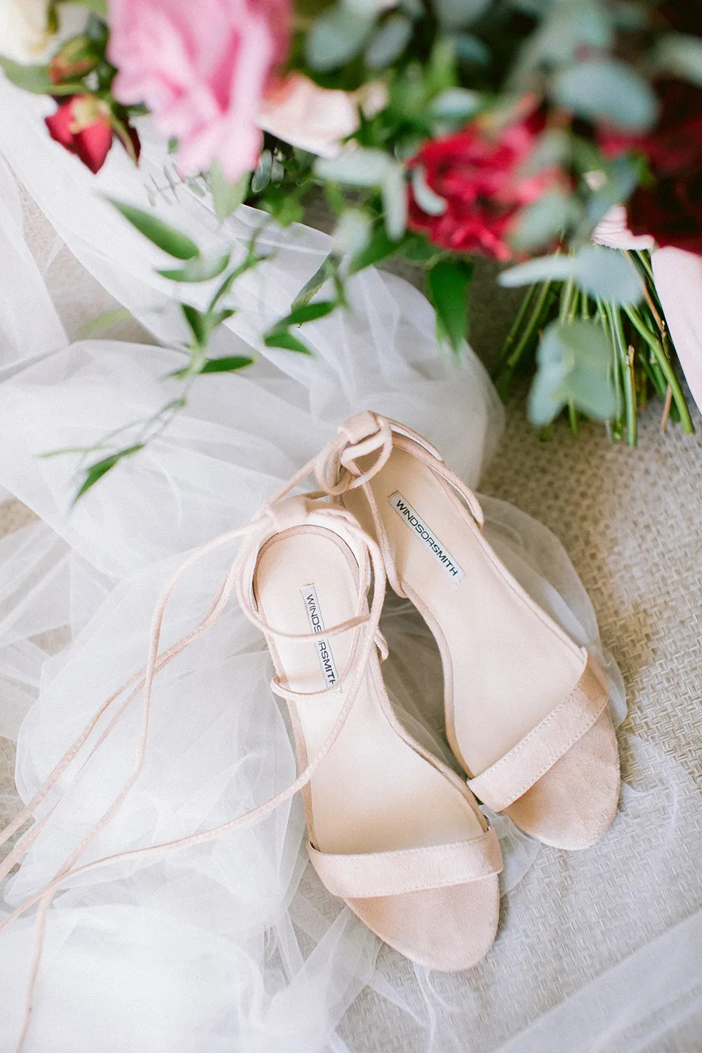 Photo by Louis Loo Photography. theweddingnotebook.com