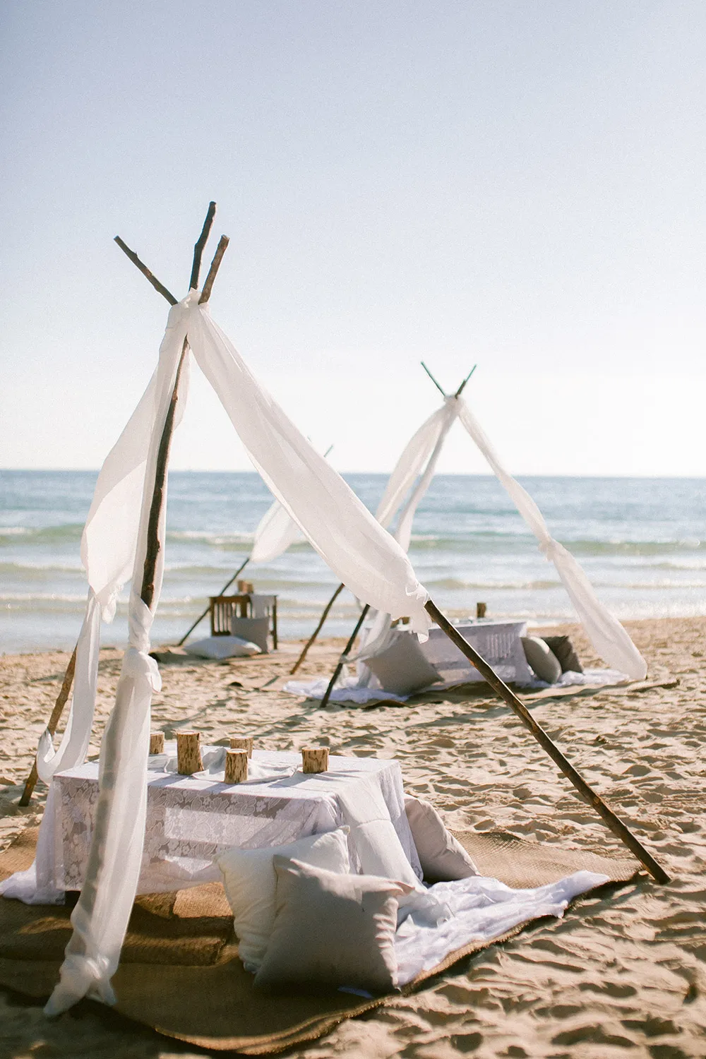 Photo by Louis Loo Photography. theweddingnotebook.com