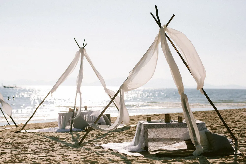 Photo by Louis Loo Photography. theweddingnotebook.com