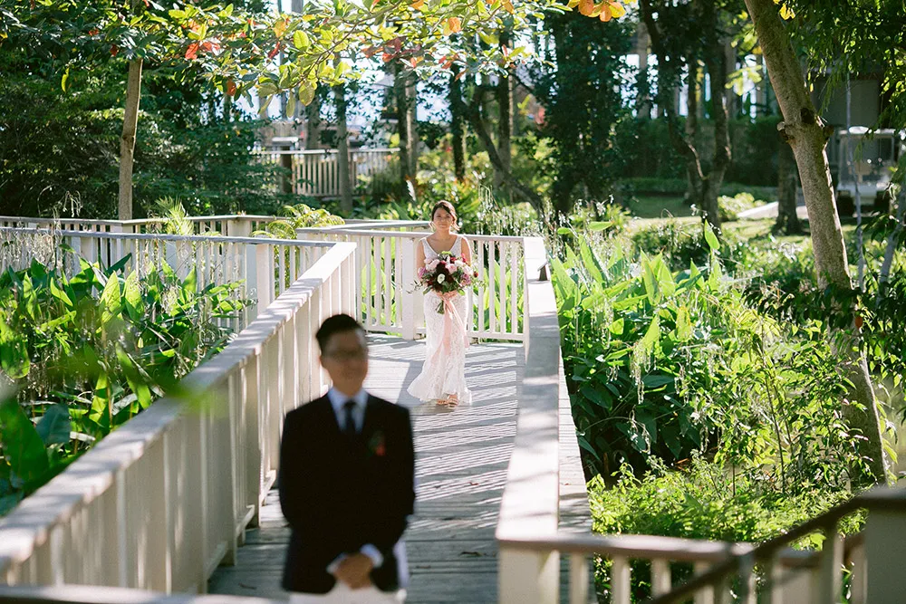 Photo by Louis Loo Photography. theweddingnotebook.com
