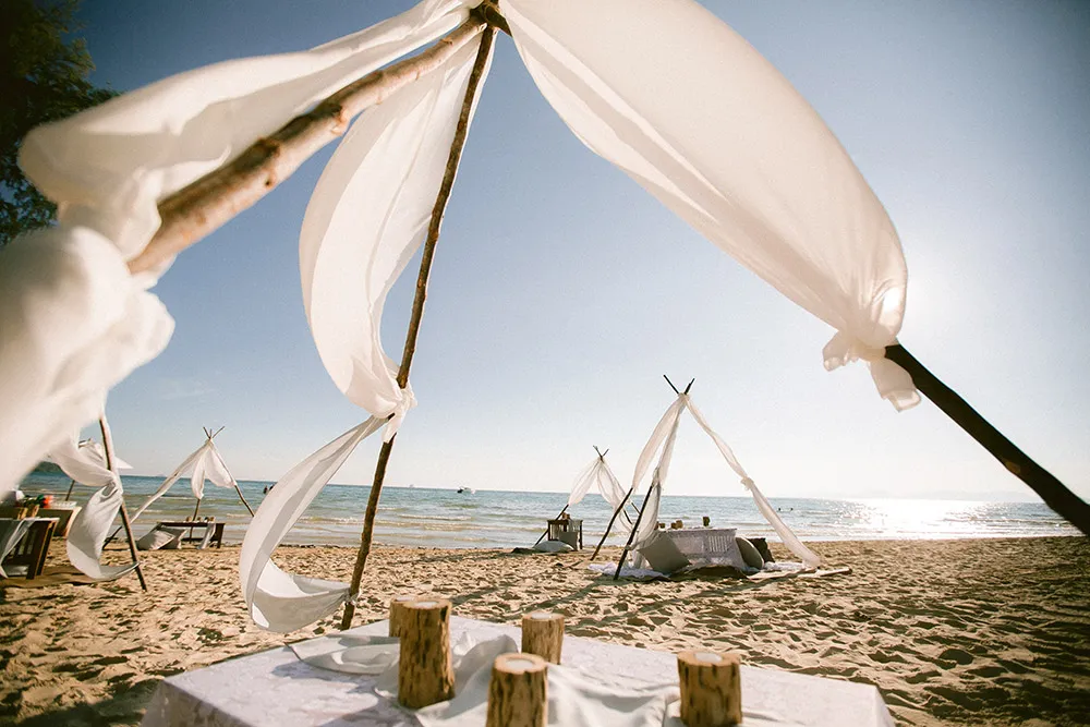 Photo by Louis Loo Photography. theweddingnotebook.com