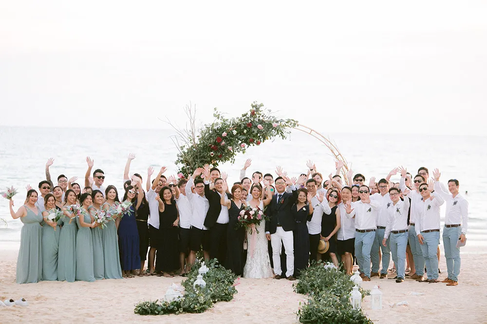 Photo by Louis Loo Photography. theweddingnotebook.com