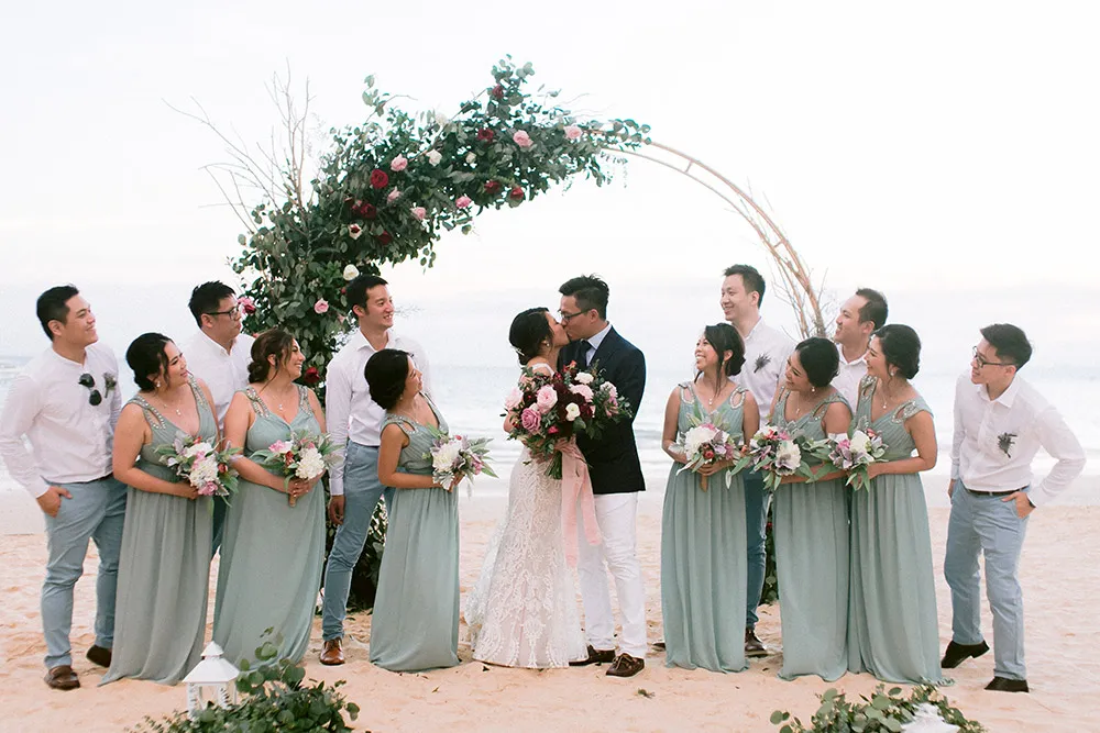 Photo by Louis Loo Photography. theweddingnotebook.com