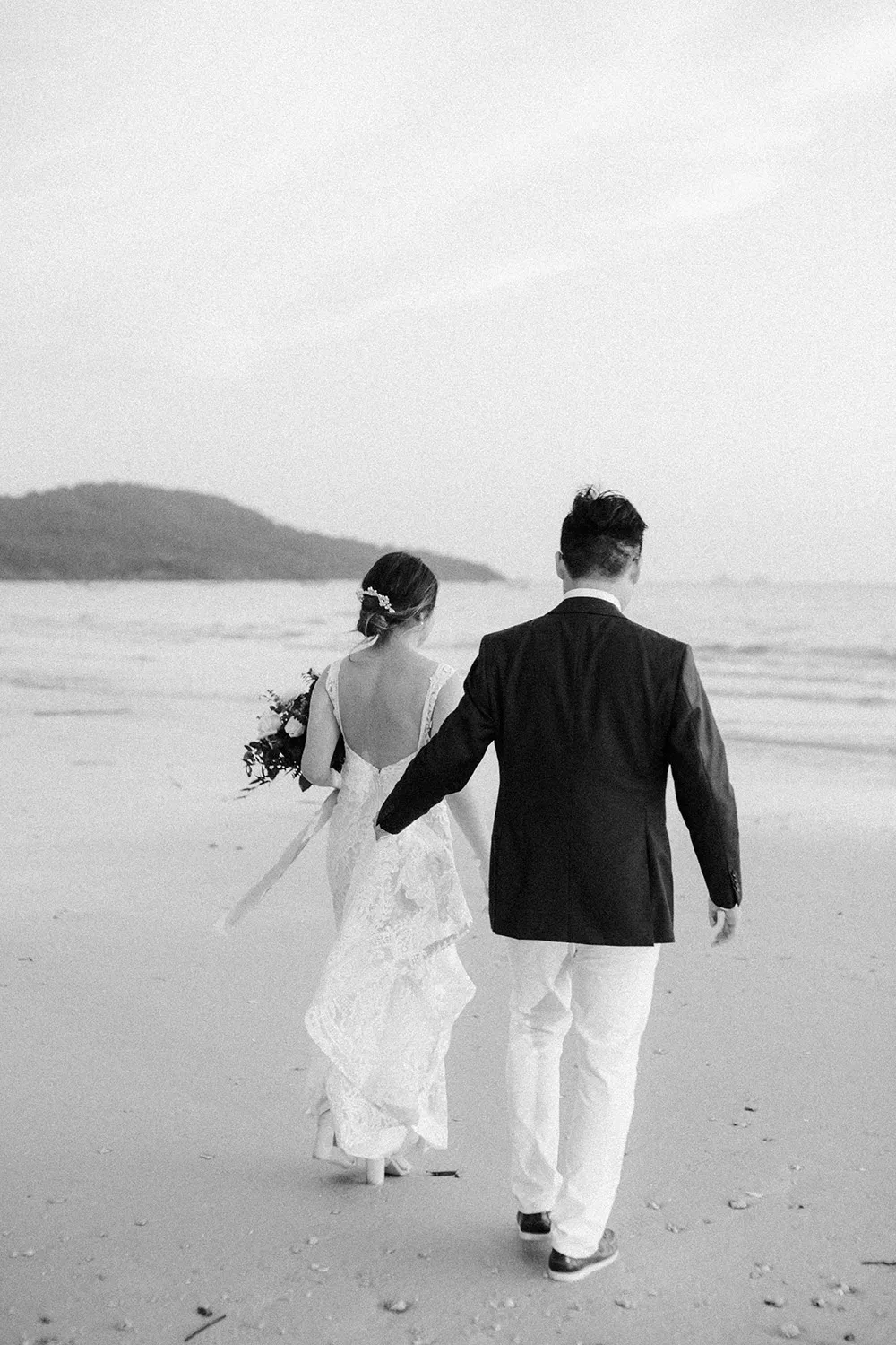 Photo by Louis Loo Photography. theweddingnotebook.com