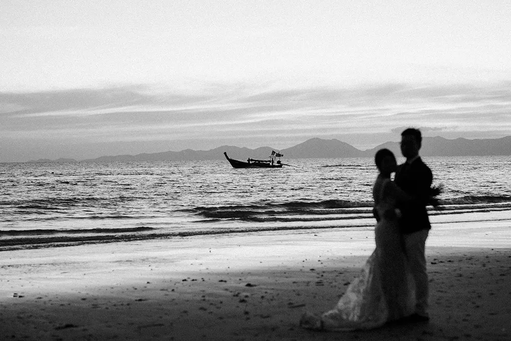 Photo by Louis Loo Photography. theweddingnotebook.com