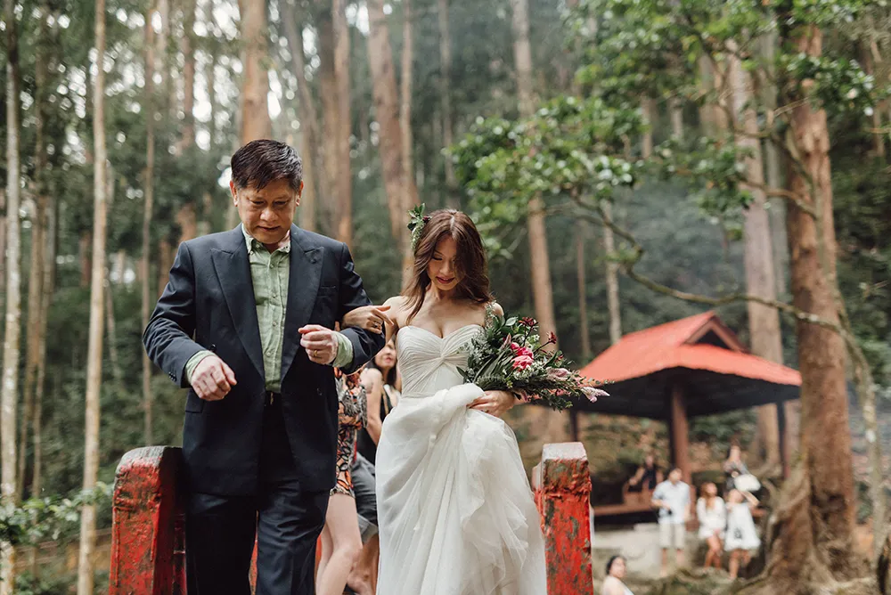 Photo by Peter Herman Photography. theweddingnotebook.com