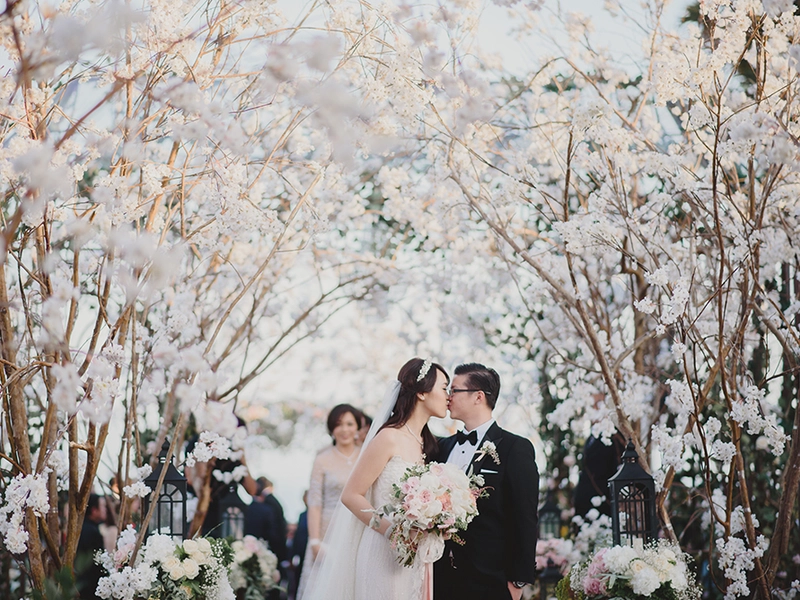 An Extravagant Outdoor Wedding at Alila Villas Uluwatu