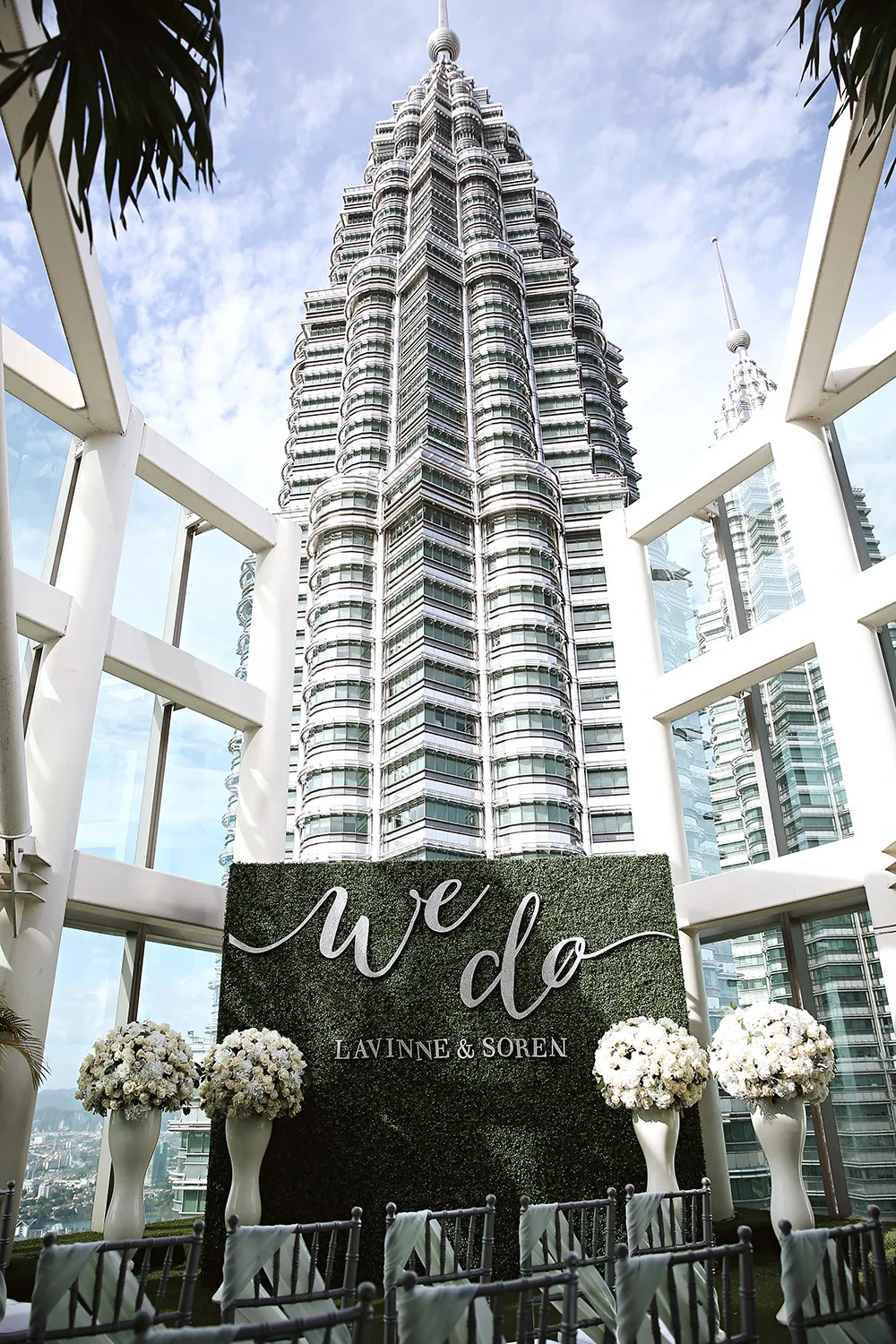 Rooftop wedding at Marini's on 57. Photo by Axioo. theweddingnotebook.com